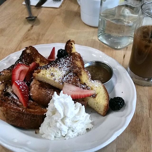 12599439_494486650750199_618129038_n